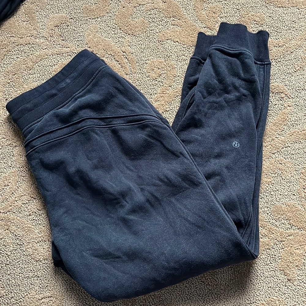 Black lululemon scuba joggers size 6